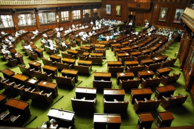 Govt. to Table Bill in Winter Session to Allow NRIs to Vote Govt. to Table Bill in Winter Session to Allow NRIs to Vote