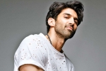 Aditya roy kapoor, Aditya roy kapoor, aditya roy kapoor is all set to marry this indian american model, Manish malhotra