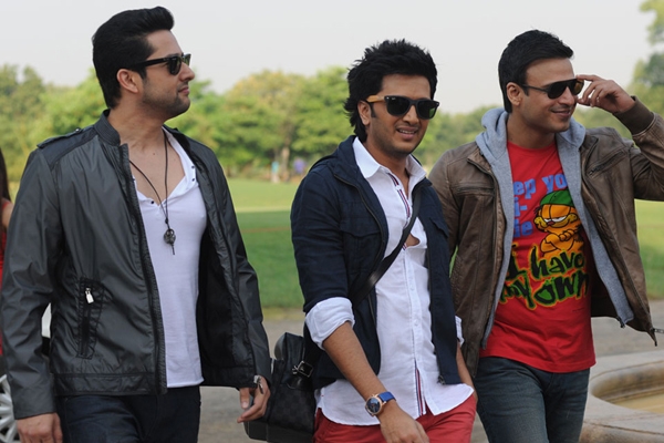 Great Grand Masti Leaked Online