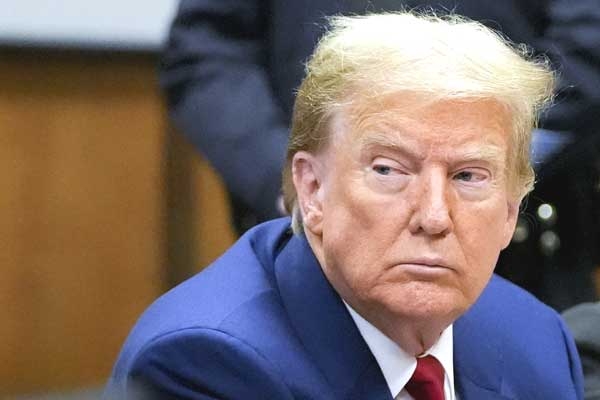 Donald Trump's net worth plunges 1 Billion USD